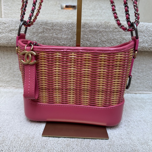 Chanel Gabrielle Hobo Small in Beige Rattan & Pink leather - Picture 12 of 14